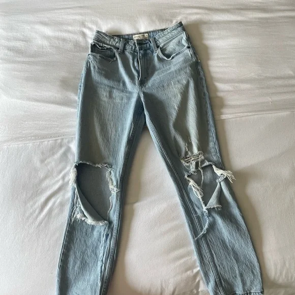 NWOT Abercrombie & Fitch High waisted Mom jeans - Picture 3 of 4